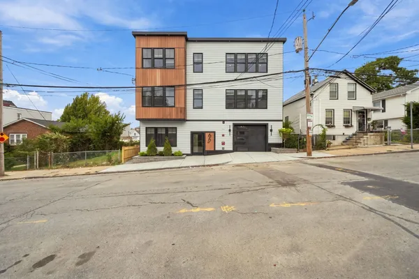 66 HOMER ST 3