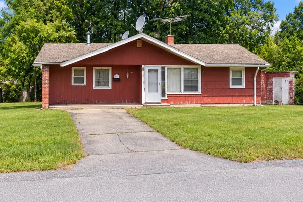 44 BERNARD CIR
