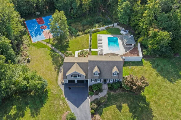 10 COTTONWOOD CT