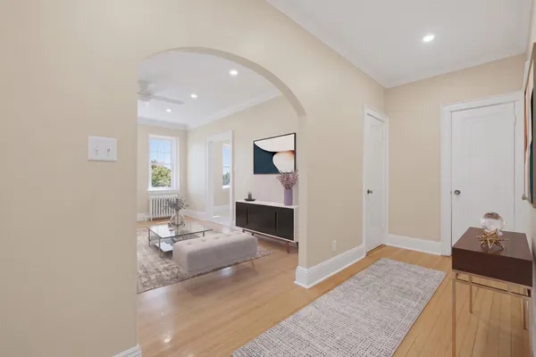 4 CHISWICK RD 31