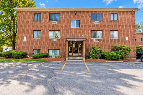 12 KENDALL AVE 17