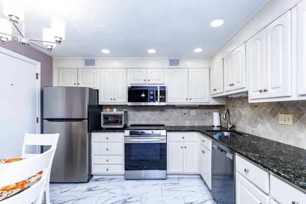 120 PARKER ST 22