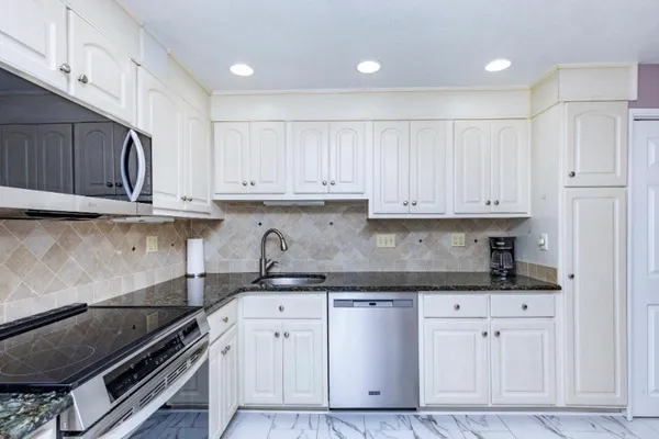 120 PARKER ST 22