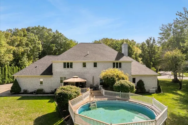 84 JANE HOWLAND DR