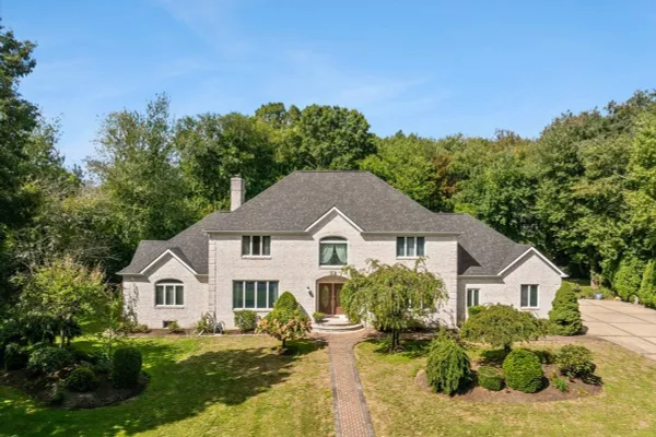 84 JANE HOWLAND DR