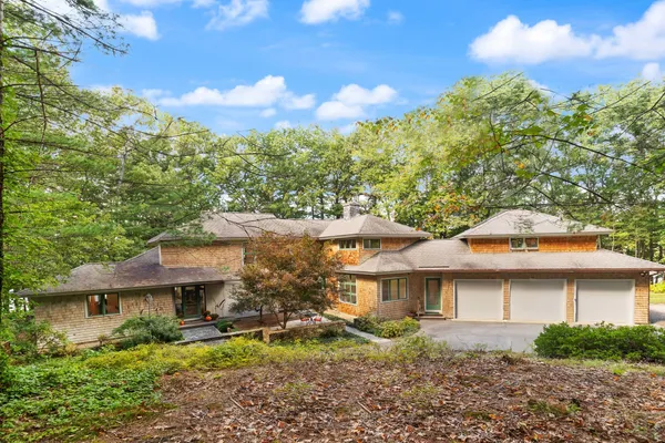 42 GREAT POND DR