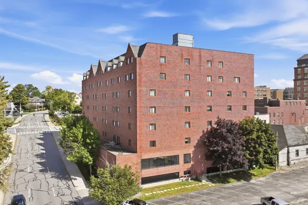 44 ELM ST 109