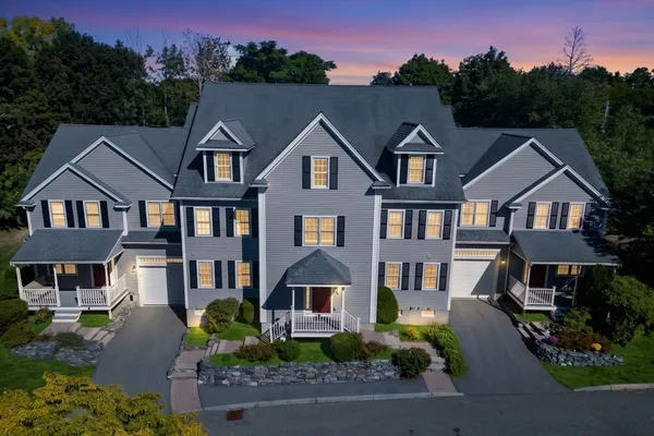 10 CUNNINGHAM LN 104
