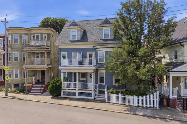 199 E COTTAGE ST 1