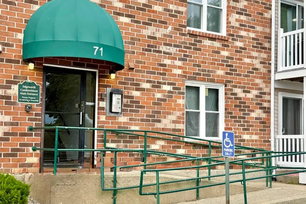 71 EDGEWORTH ST 17