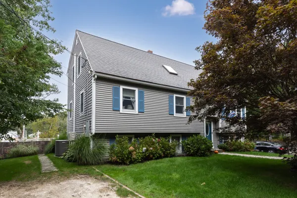 48 SACHEM RD