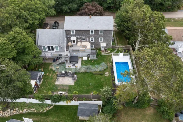 48 SACHEM RD