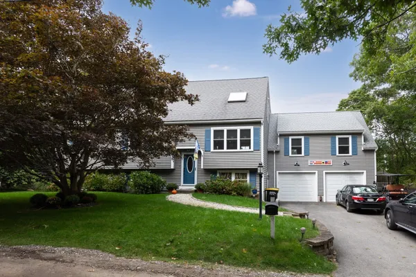 48 SACHEM RD