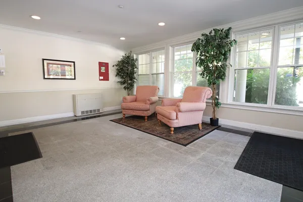 48 DENVER ST 303