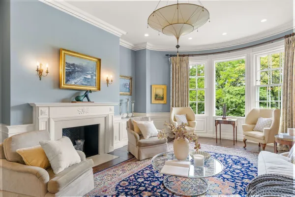 242 BEACON ST 5