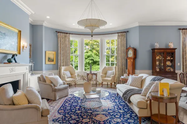 242 BEACON ST 5