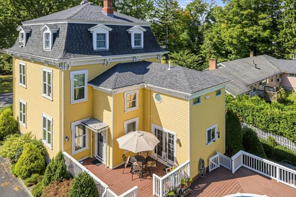 21 NELSON AVE