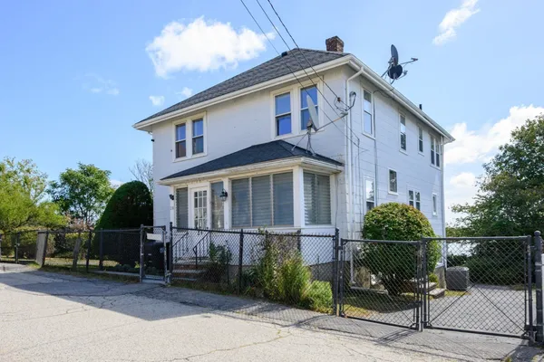 28 ROOSEVELT AVE