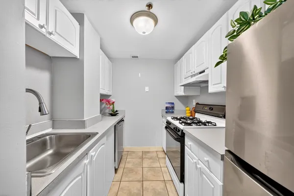 15 N BEACON ST U316