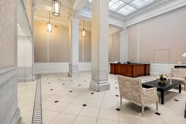 21 BEACON ST 6B