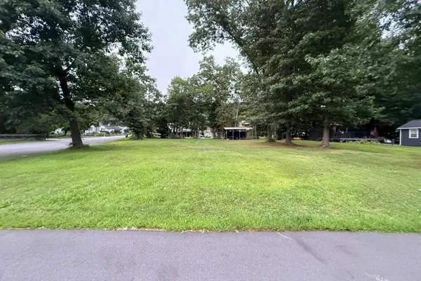 60 WAKEFIELD AVE WEBSTER LK