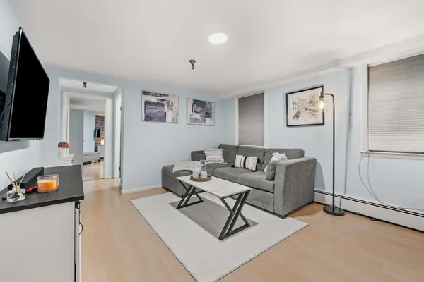 259 BEACON ST 4