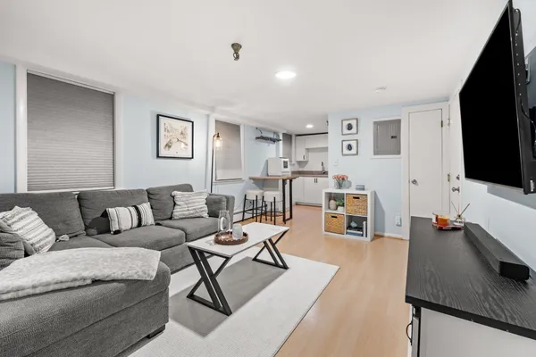 259 BEACON ST 4