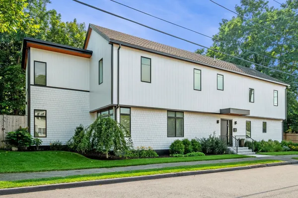 8 DENNISON AVE