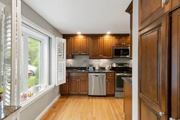 1211 SHEFFIELD WAY 1211