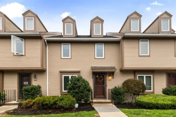 1211 SHEFFIELD WAY 1211