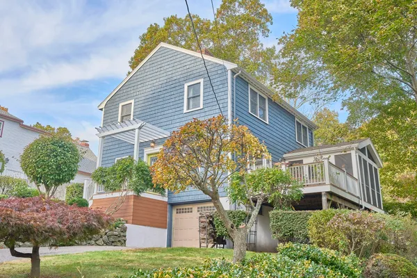 9 SUTHERLAND RD