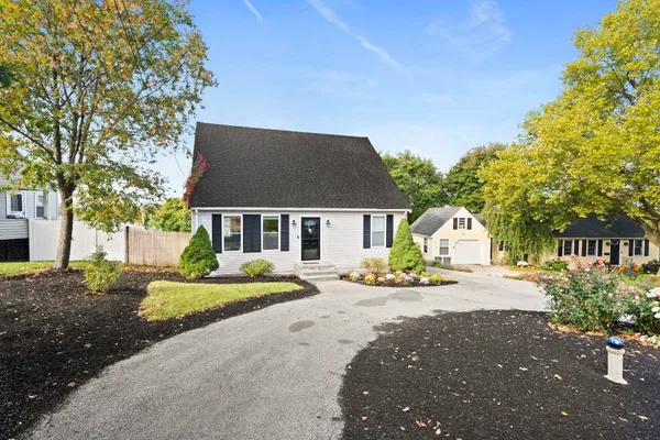 11 DORIS DR