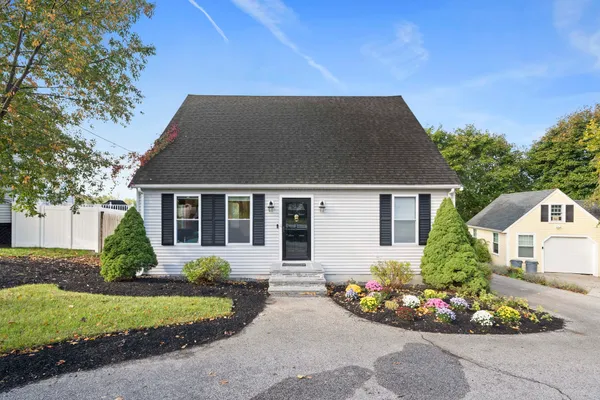 11 DORIS DR