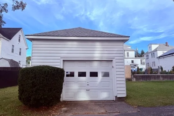 112 FISHER ST