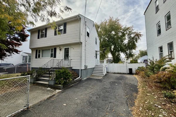 91 DANIELS ST