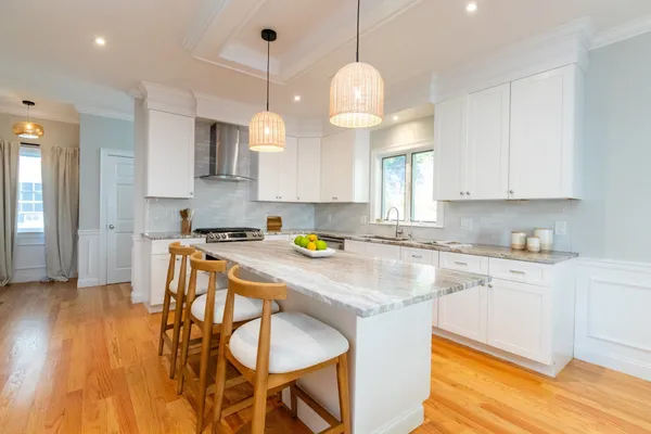 20 COLLEGE FARM RD 20