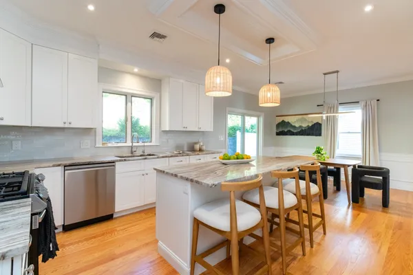 20 COLLEGE FARM RD 20