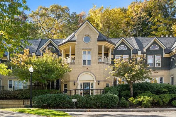 89 GLEN RD 5