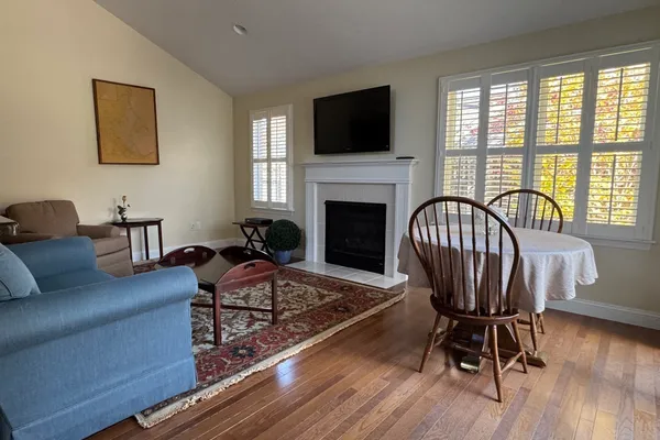 11 PELHAM WALK 11
