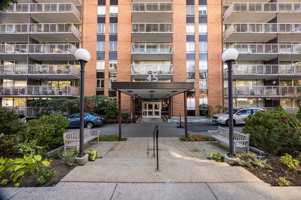 45 LONGWOOD AVE D