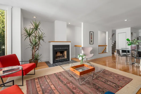 54 TROWBRIDGE ST B