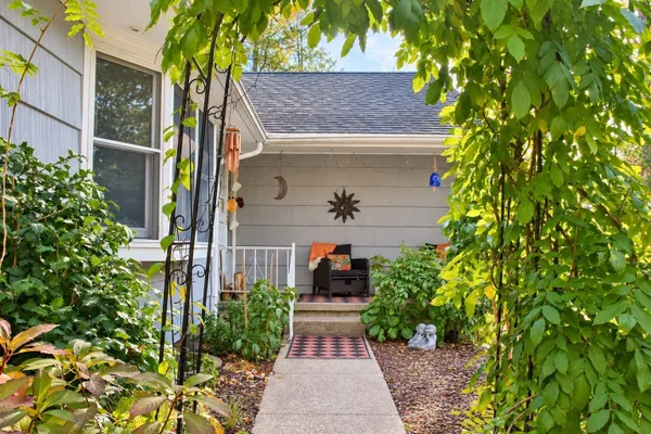 1104 LONG POND RD