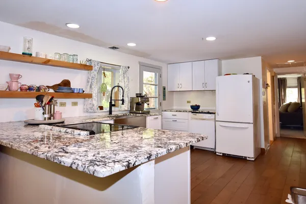 1104 LONG POND RD