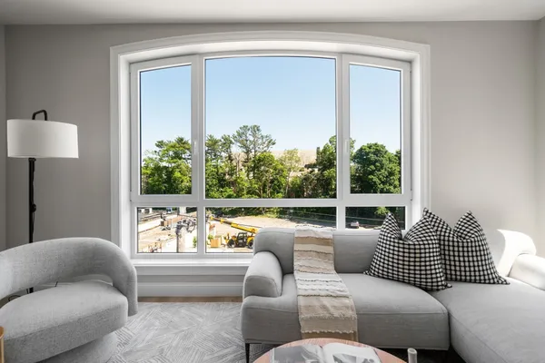 13 WENTWORTH RD 202