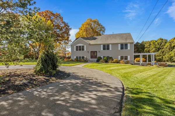 215 BORLAND AVE