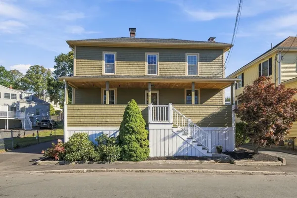 10 EMERALD RD