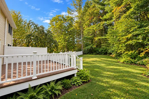 14 DUNVEGAN DR