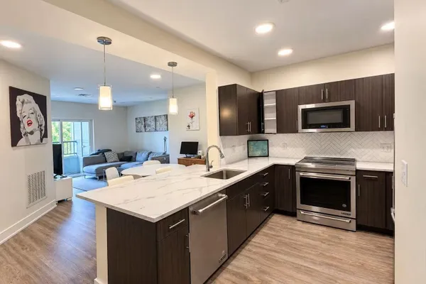 20 PENNIMAN RD 304