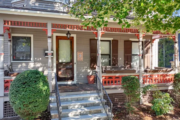 27 SPRAGUE ST