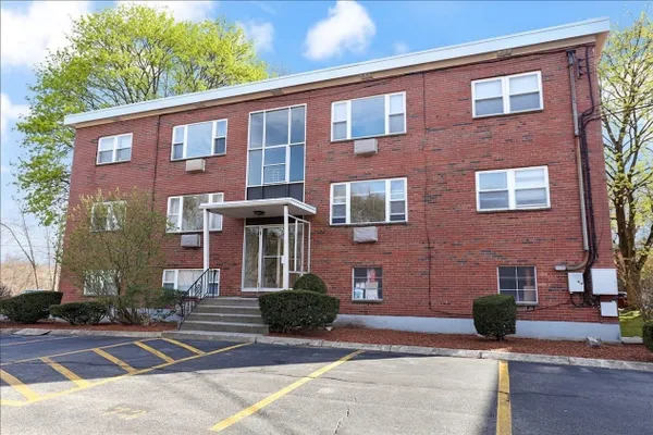 1105 LEXINGTON ST 8-6